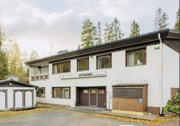 yläkerta asunto= 5 huonetta /Alakerassa  2 huonett  Jyvaeskylae - photo 1