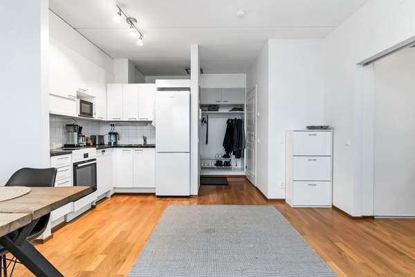 2h + avok + kph + s + p  Helsinki - valokuva 2