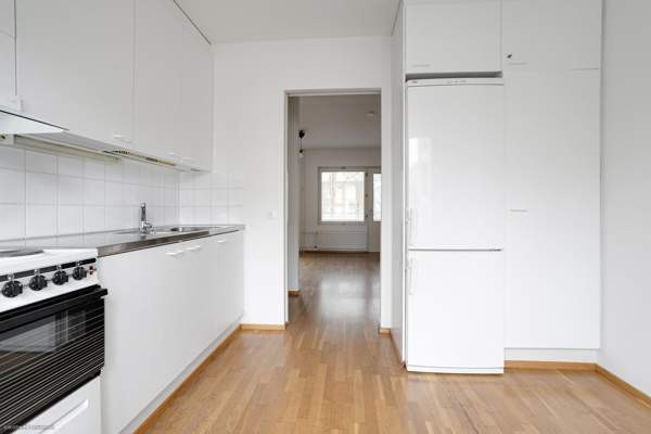 2h, keittiö, kph/wc/s, lasitettu parveke  Helsinki – foto 7