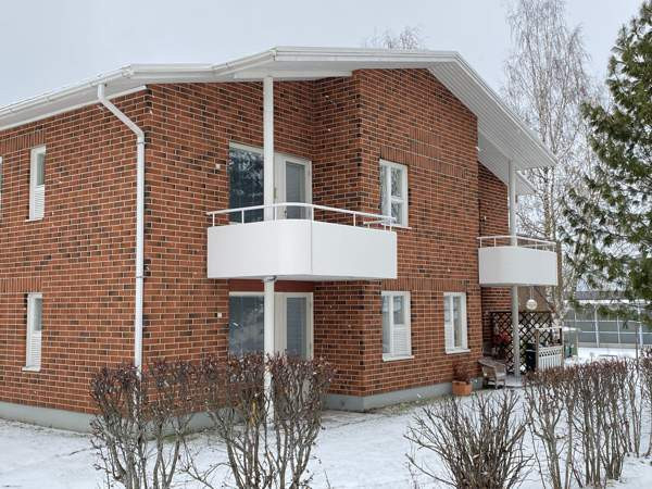 3h+avok+vh+kph+s+wc+kaksi parveketta+porrashissi  Kitee - valokuva 2