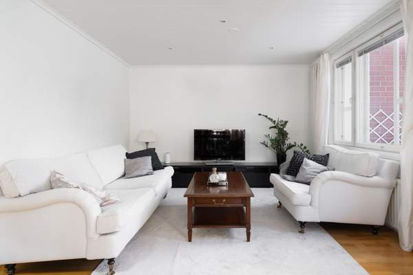 5H+K+S+2xKPH+3xWC+KHH+3xP. Lisäksi huoneet ullakol  Espoo - valokuva 4