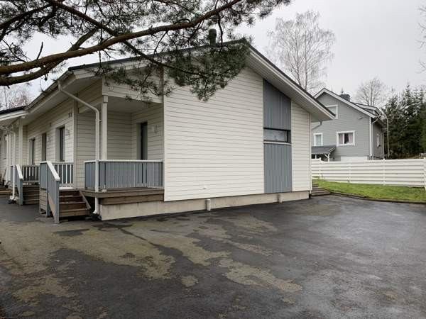 3mh, keittiö /oh, et, khh, kph /wc, kph / sauna ja  Vantaa - valokuva 3