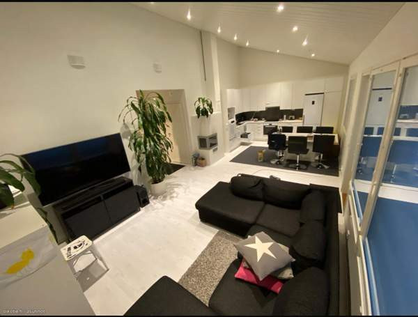 3mh, keittiö /oh, et, khh, kph /wc, kph / sauna ja  Vantaa - valokuva 1