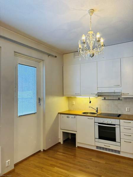 1h + avokeittiö, kylpyhuone + ranskalainen parveke  Tampere - valokuva 6