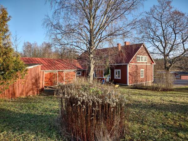 7h + 3 k + vh + lasiveranta + autohalli + katettu  Raasepori - valokuva 4