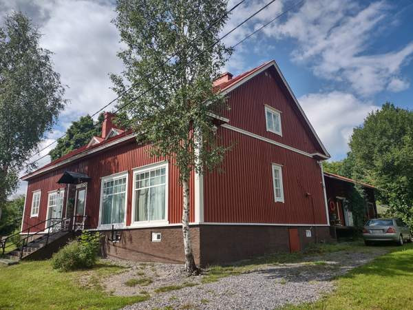 7h + 3 k + vh + lasiveranta + autohalli + katettu  Raasepori - valokuva 1