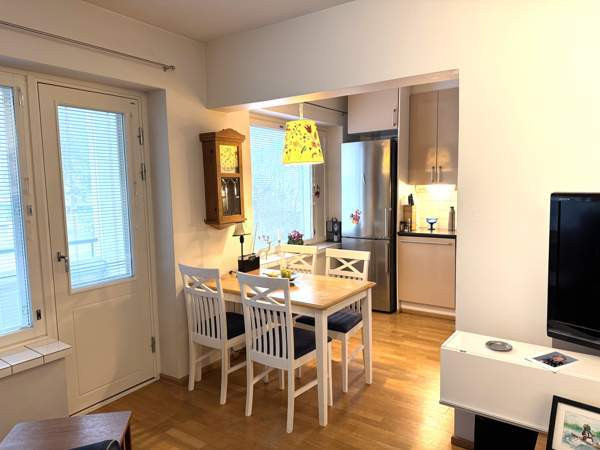 3h, k, et, kph, vh, lasitettu p  Helsinki - valokuva 2