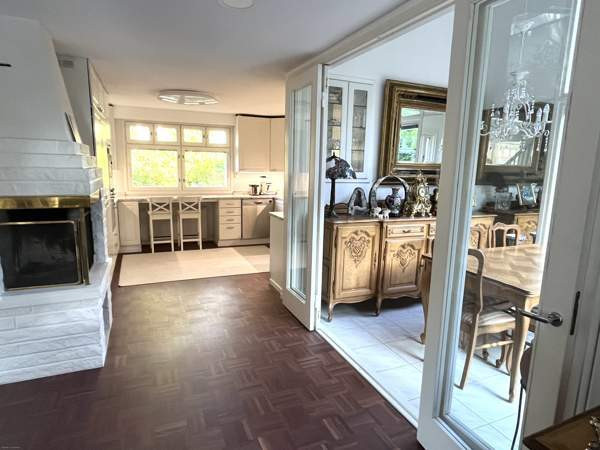 4 h + k + s + 2 x wc + viherhuone + aputilat  Helsinki - valokuva 2