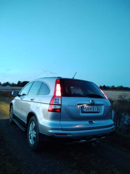 Honda CR-V Punkalaidun - valokuva 6