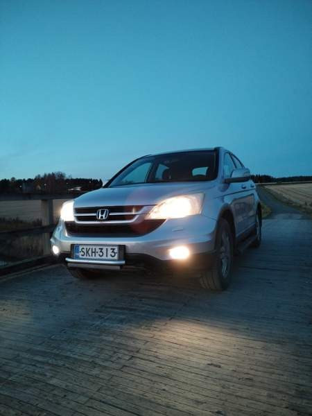 Honda CR-V Punkalaidun - valokuva 4