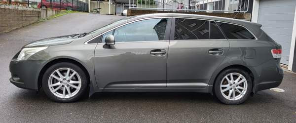 Toyota Avensis Kuopio - valokuva 3