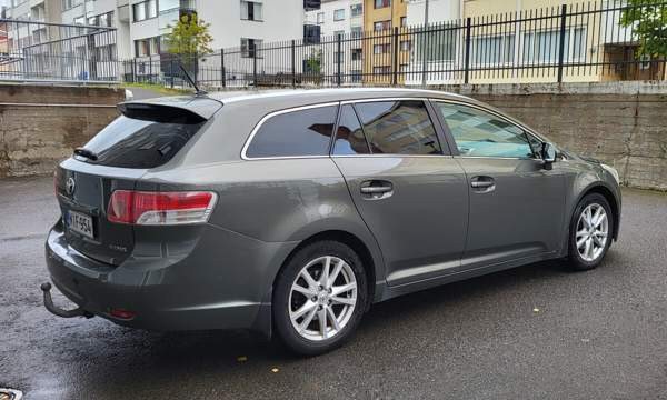 Toyota Avensis Kuopio - valokuva 6