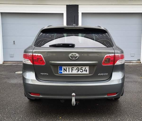 Toyota Avensis Kuopio - valokuva 5
