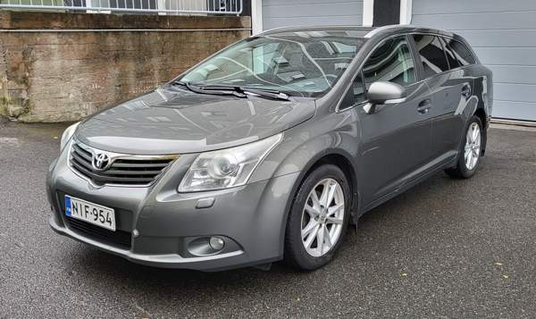 Toyota Avensis Kuopio - valokuva 1