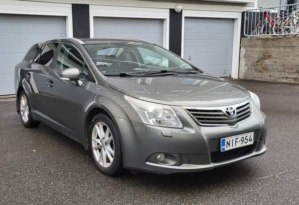 Toyota Avensis Kuopio - valokuva 8