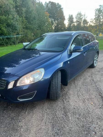 Volvo V60 Sarov - valokuva 1