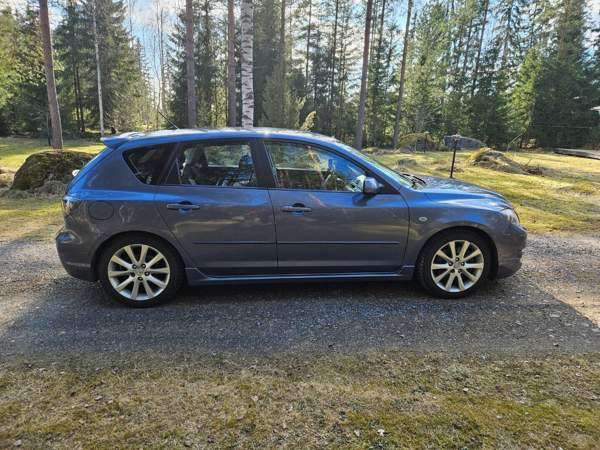 Mazda 3 Jyväskylä - valokuva 4