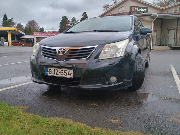 Toyota Avensis Russia – foto 1