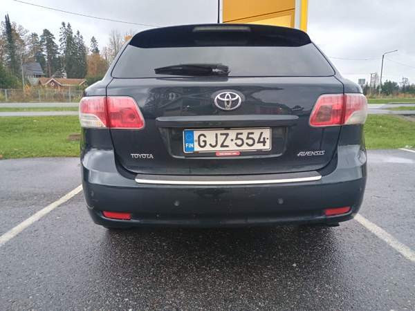 Toyota Avensis Russia - valokuva 4