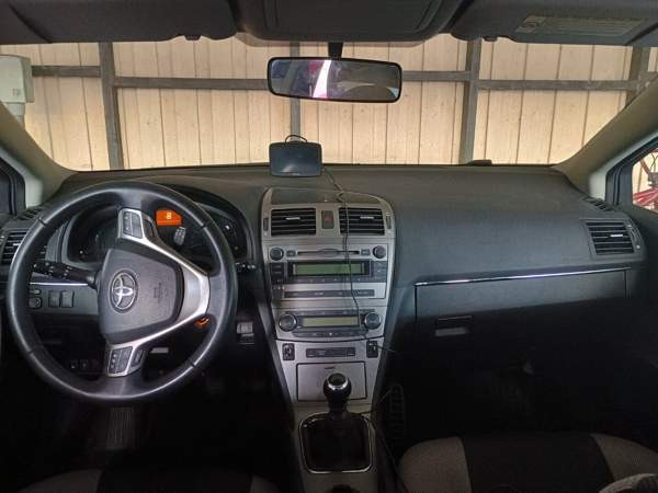 Toyota Avensis Russia - valokuva 6