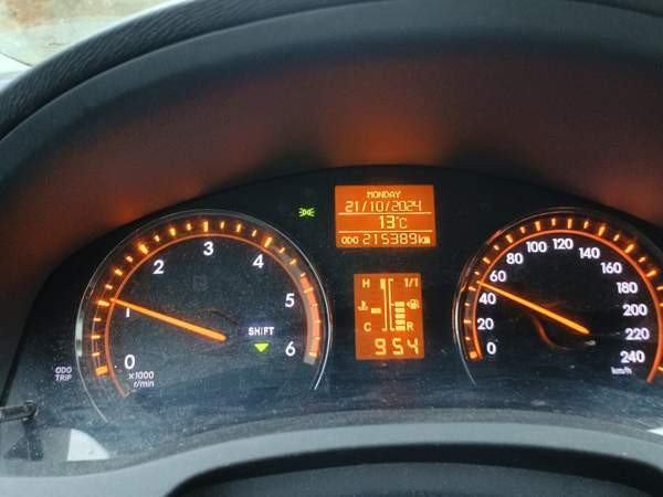 Toyota Avensis Russia - valokuva 7