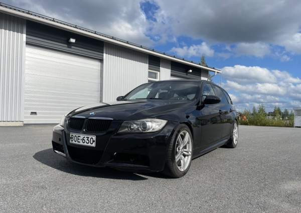 BMW 330 Seinaejoki - valokuva 2