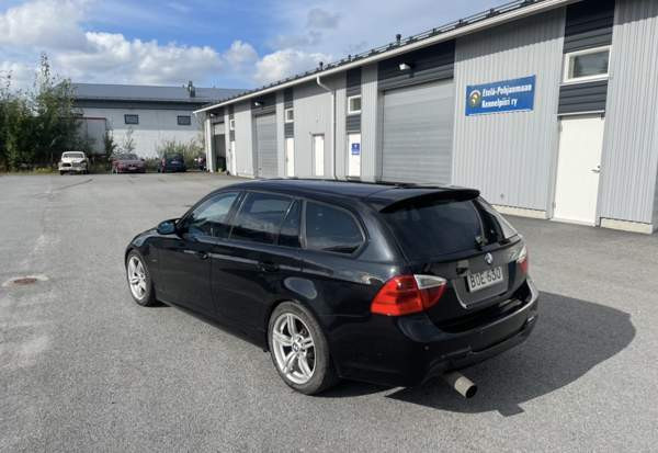 BMW 330 Seinaejoki - valokuva 4