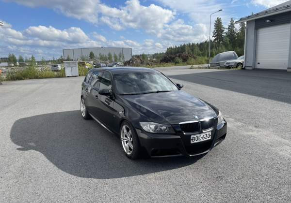 BMW 330 Seinaejoki - valokuva 8