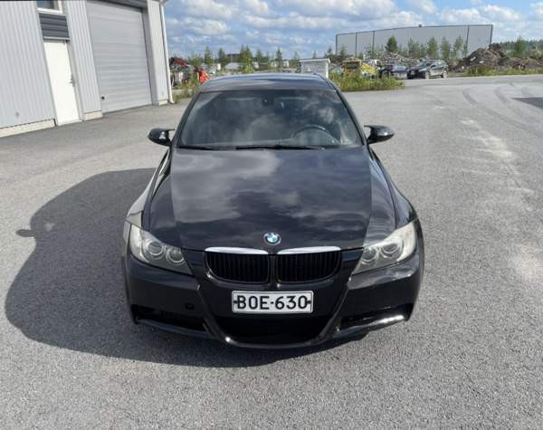 BMW 330 Seinaejoki - valokuva 1