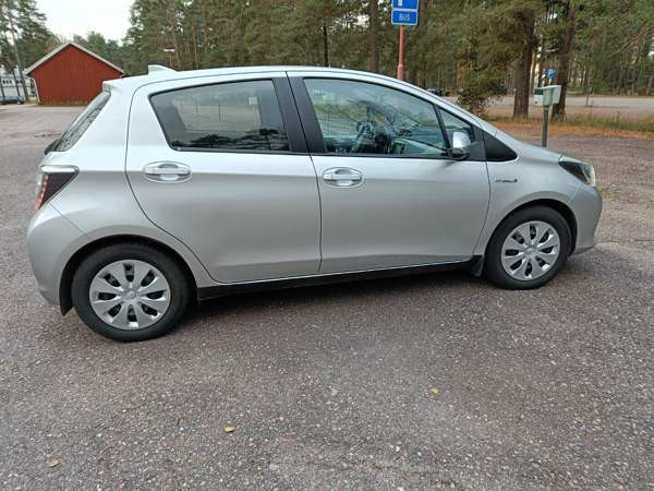 Toyota Yaris Paimio - изображение 4