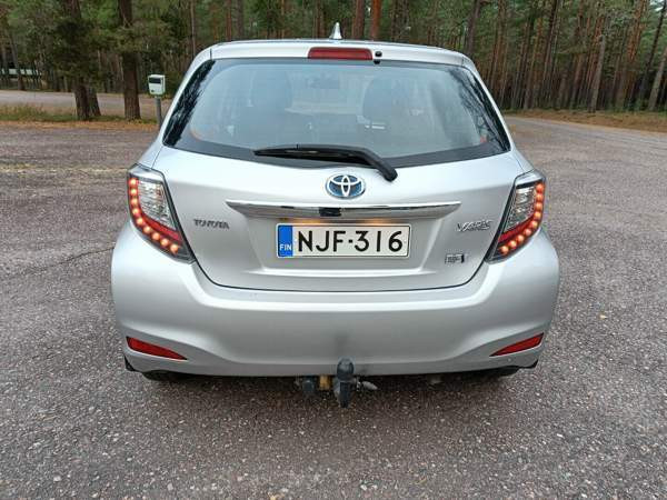 Toyota Yaris Paimio - изображение 8