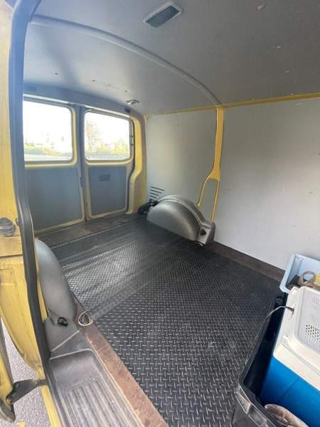 Volkswagen Transporter Luga - valokuva 5