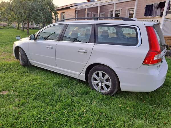 Volvo V70 Ugleural'skiy - valokuva 8