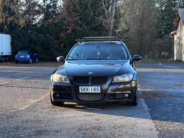 BMW 330 Vaasa - valokuva 7