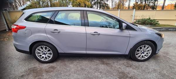 Ford Focus Vantaa - valokuva 1