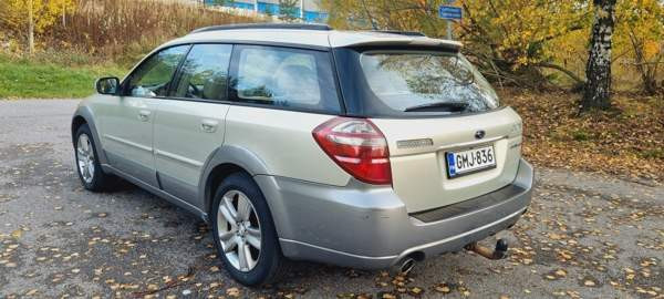 Subaru Outback Vantaa - valokuva 4