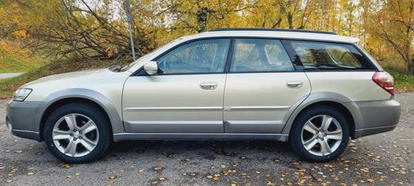 Subaru Outback Vantaa - valokuva 3