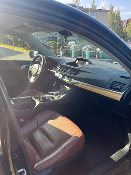 Lexus CT Jyväskylä - valokuva 5