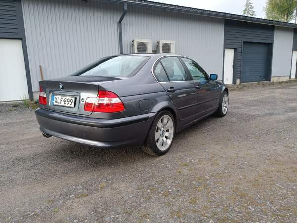 BMW 330 Mikkeli - valokuva 3