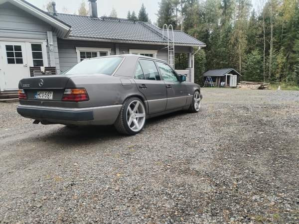 Mercedes-Benz 220 Lapua - valokuva 3