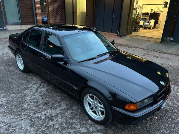 BMW 728 Vantaa - valokuva 2