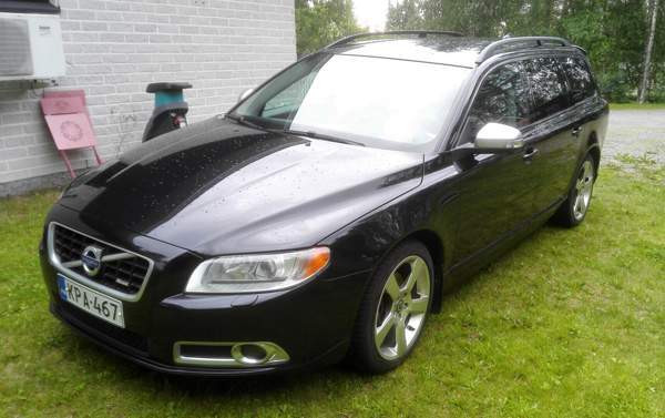 Volvo V70 Luga - photo 1