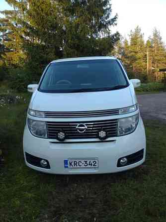 Nissan Elgrand Хамина