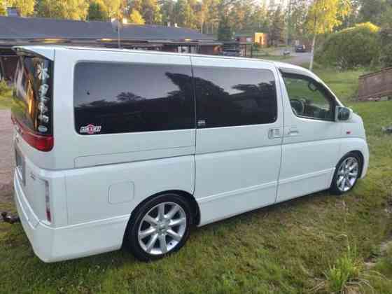 Nissan Elgrand Hamina