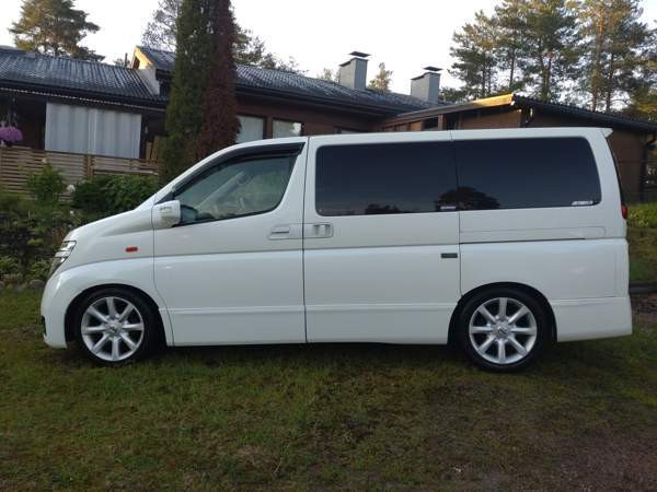 Nissan Elgrand Хамина - изображение 2