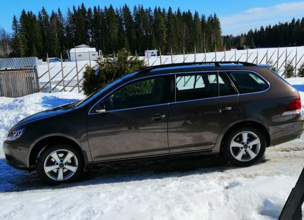 Volkswagen Golf Luga - valokuva 1