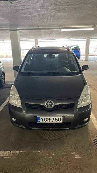 Toyota Corolla Verso Turtkul - valokuva 2