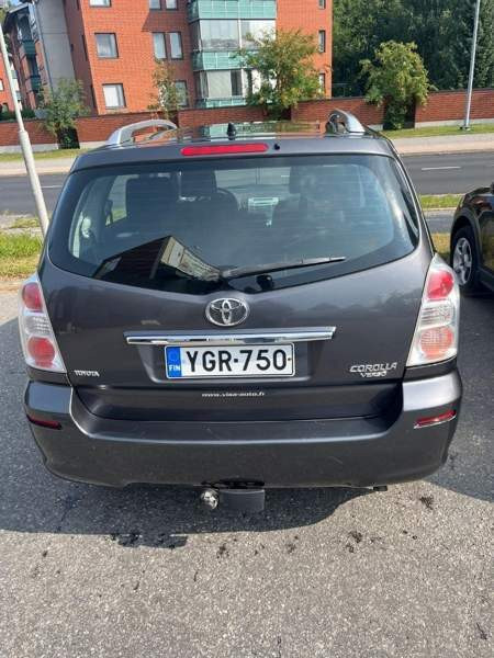 Toyota Corolla Verso Turtkul - valokuva 7