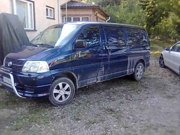Toyota Hiace Asikkala - изображение 1
