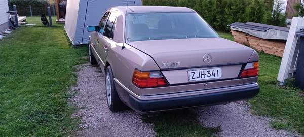 Mercedes-Benz 280 Хямеэнлинна - изображение 8